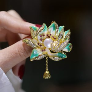 High Quality Luxury Enamel Lotus Flower Brooches Copper Zircon Jewelry Natural Freshwater Pearl  Brooch